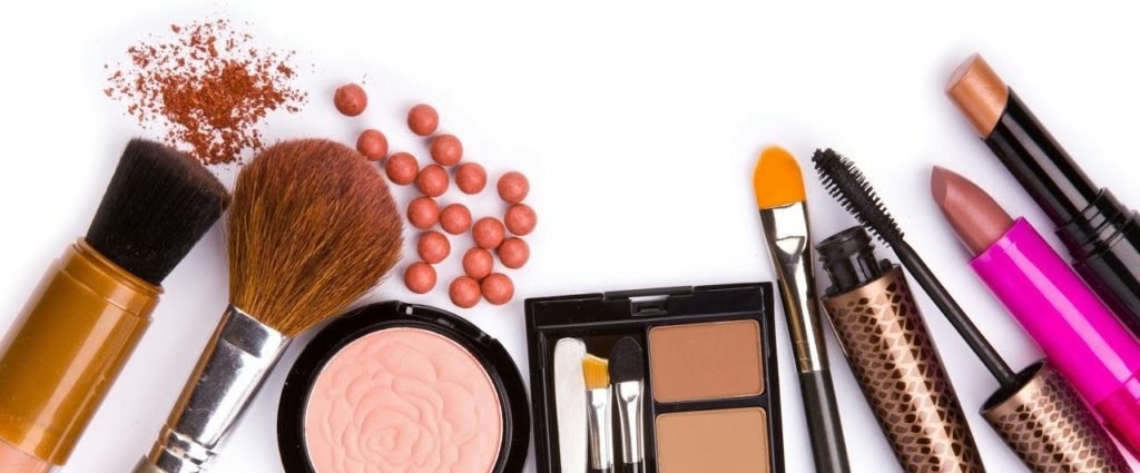 Почему щиплет глаза?
