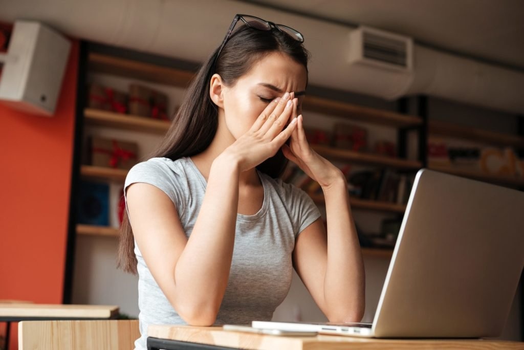 pokazaniya-primeniyu-kompyuternyj-sindrom
